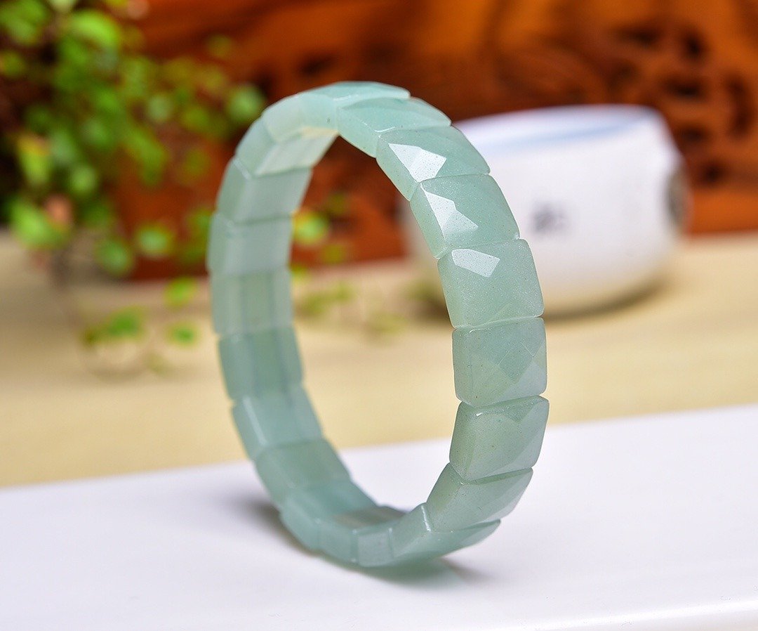 纯天然绿东林刻面手排 颜色美,晶体水润 - 手链/手环 - 玉石 