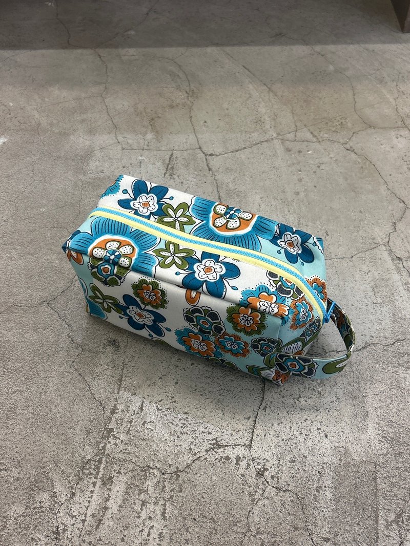 防水化妆包-大 万用/外出/环保 台湾手工包袋 (日本防水布料) - 化妆包/杂物包 - 防水材质 