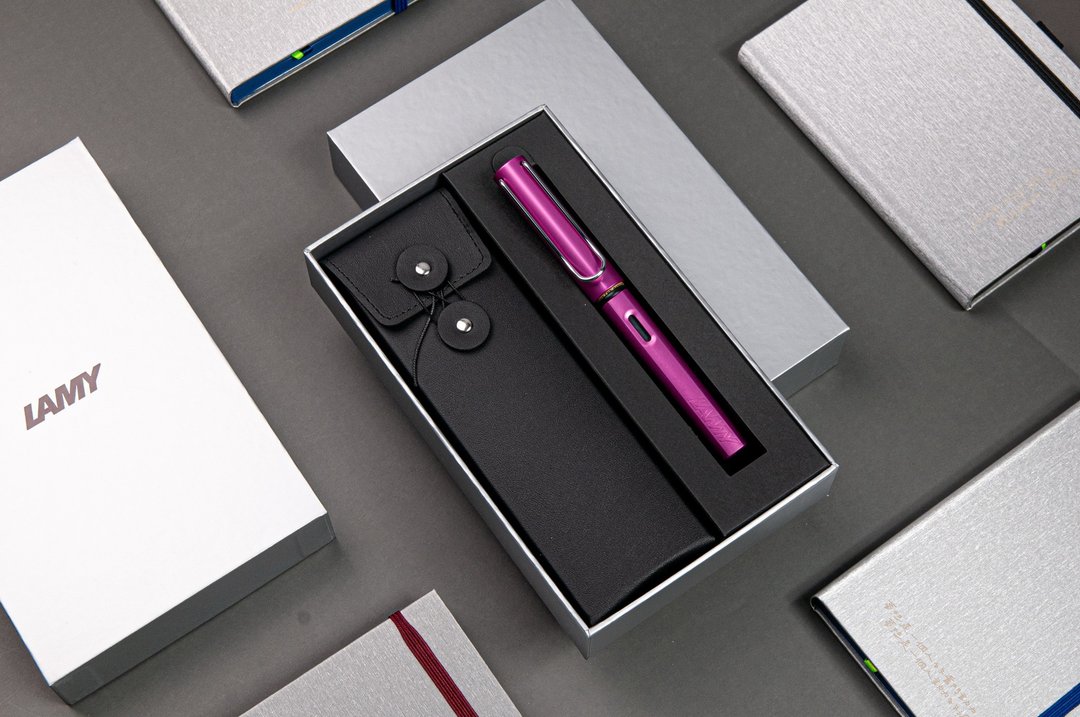 【雷雕刻字】LAMY 笔款 黑线圈笔袋礼盒 / AL star 系列 - 紫焰红 - 钢笔 - 铝合金 紫色