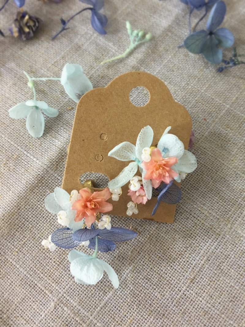 TING 双色蓝绣球(粉花) --- 干燥花耳环 不凋花耳环/耳夹 - 耳环/耳夹 - 植物．花 粉红色