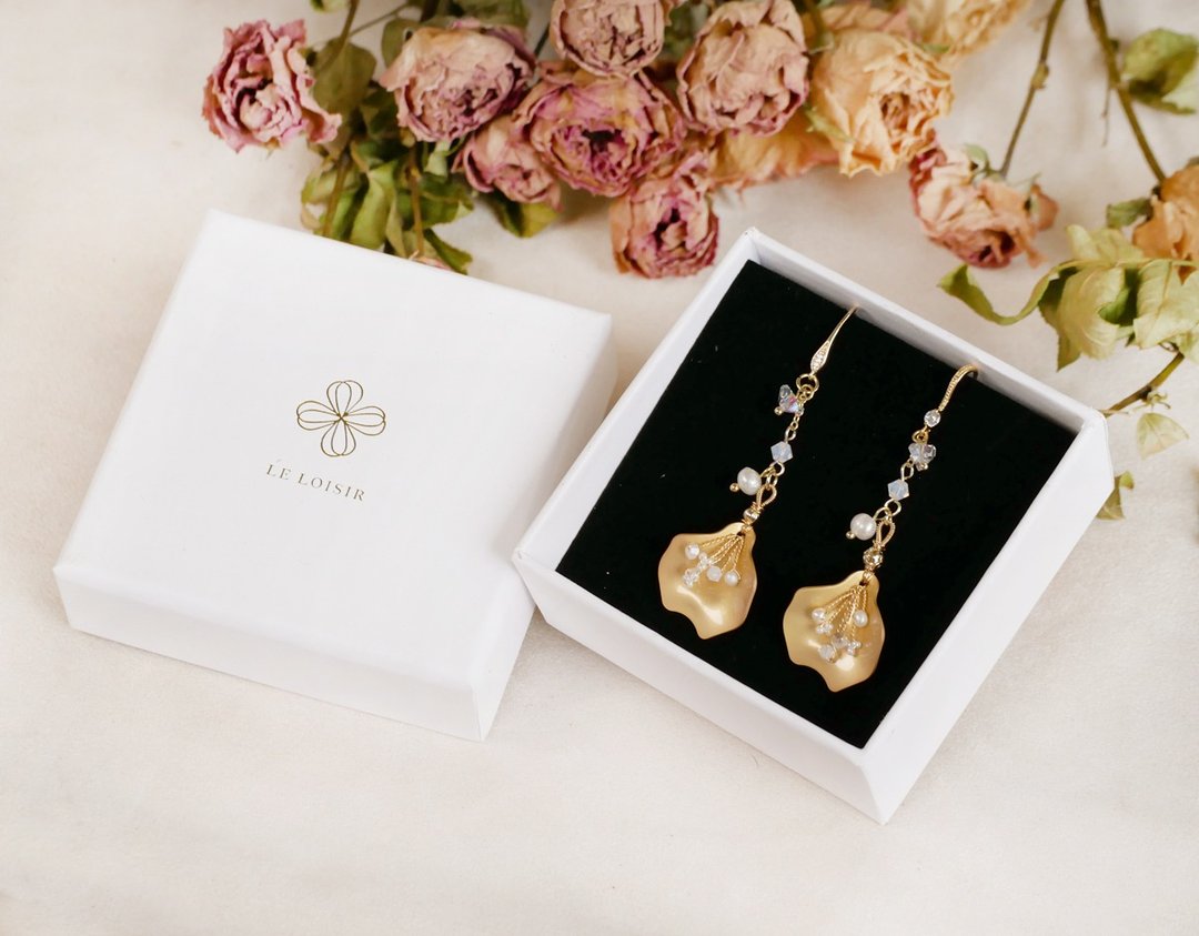 一瞬凝花金属绕线不对称耳环 - 金工/饰品 - 其他金属 