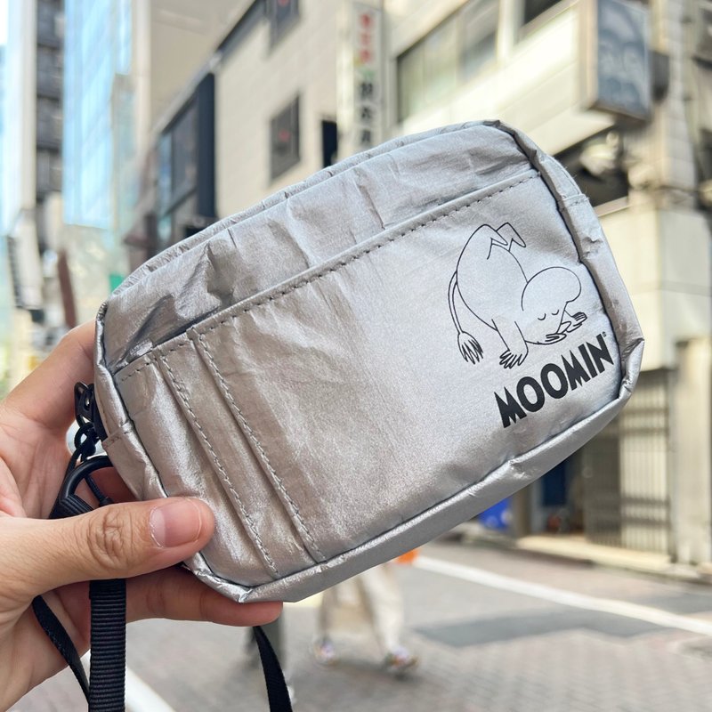 【Pinkoi x Moomin】杜邦纸系列 纸感 mini银色 零钱收纳mini包 - 零钱包 - 其他材质 银色