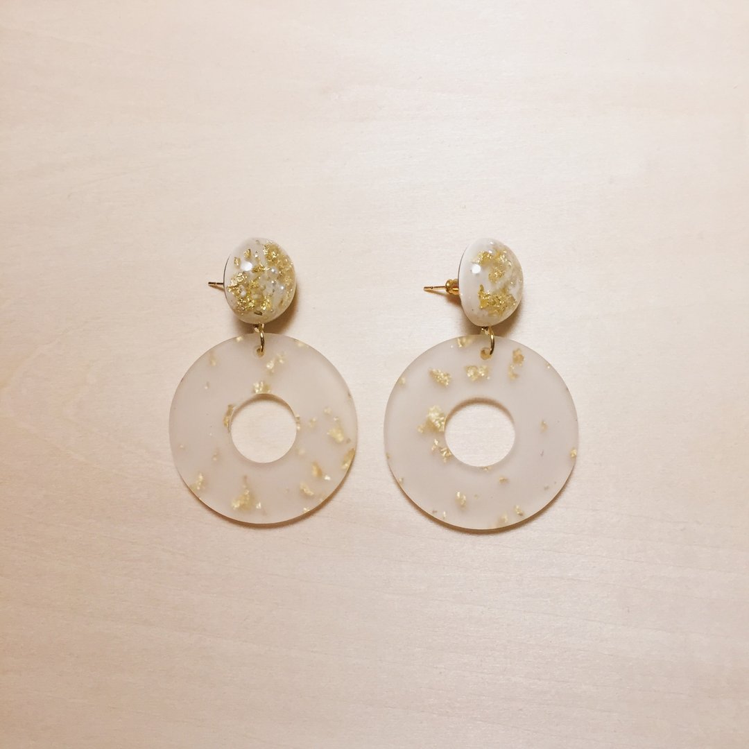 复古米白珍珠丸子金箔大圈圈耳环 - 耳环/耳夹 - 树脂 白色