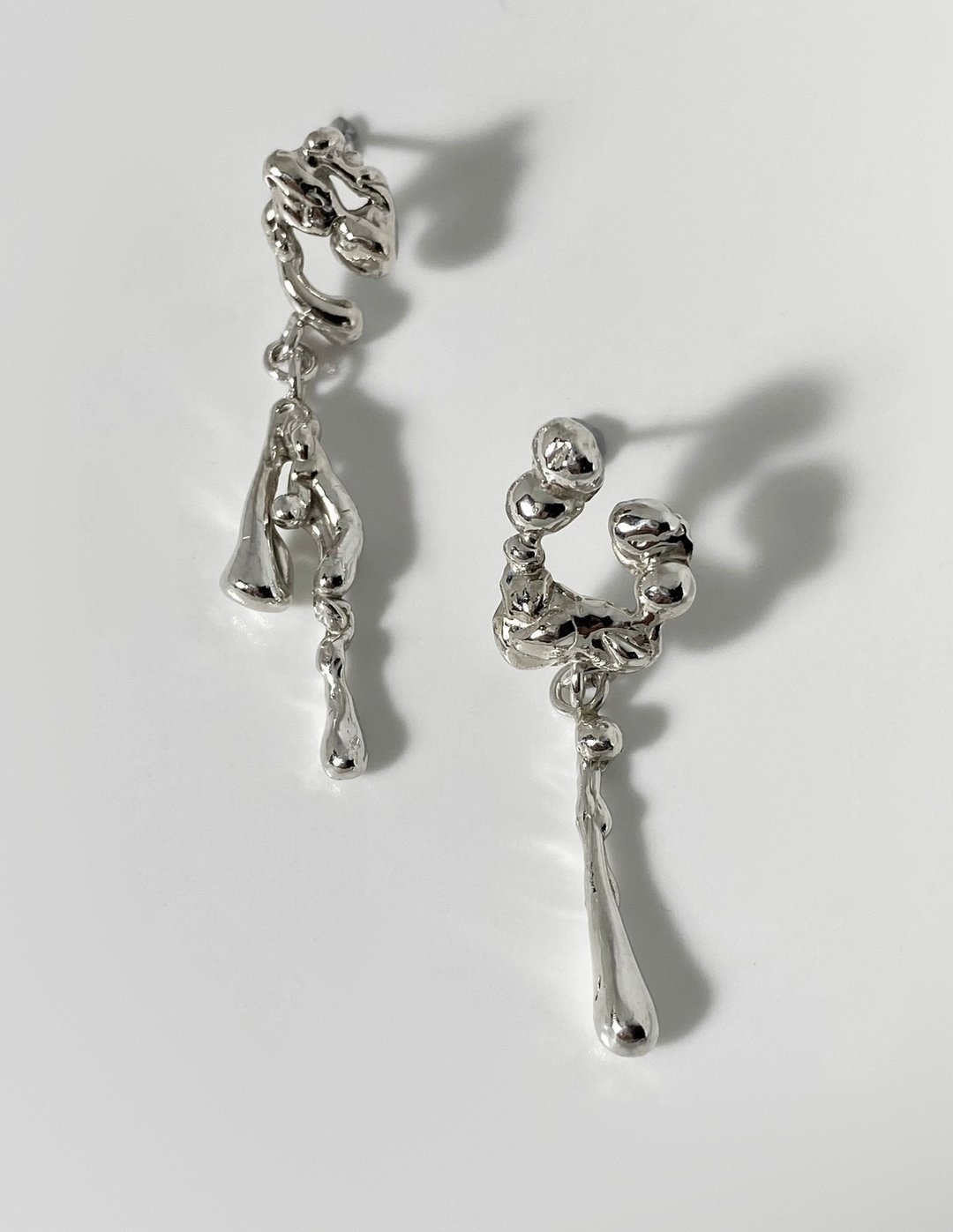 Drip earring / 淌 不对衬垂坠耳饰 (一对) - 耳环/耳夹 - 纯银 银色