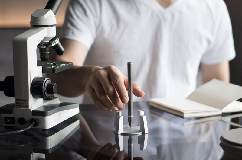 【质感送礼组合】HOVERPEN 自立笔 铝 + 笔芯组 - 摆饰 - 其他金属 银色