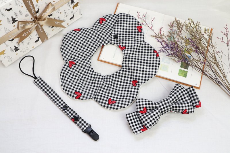 弥月礼盒│六层纱口水巾 宝宝发带 奶嘴链 :::格子爱心 - 满月礼盒 - 棉．麻 黑色