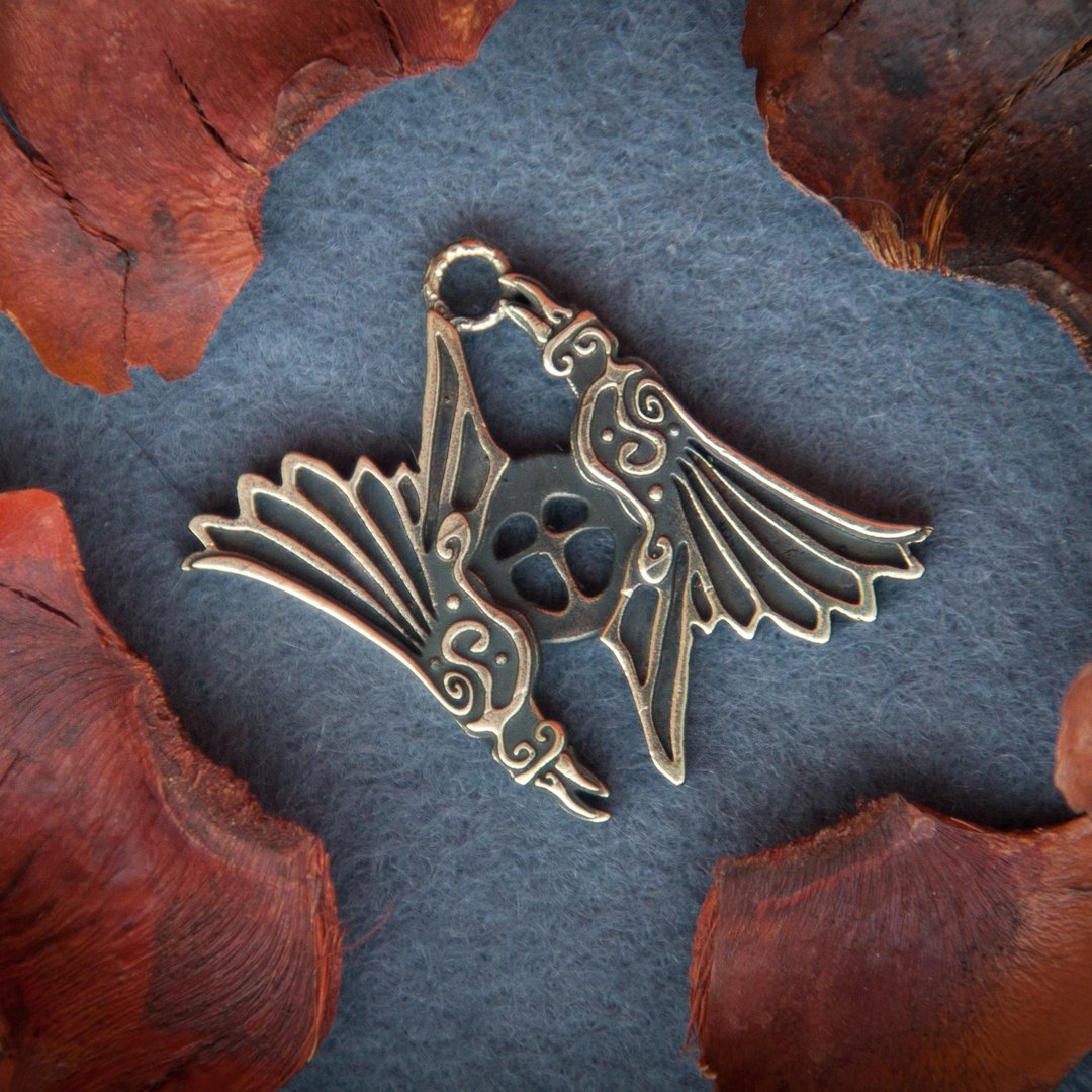 Bird pendant. Raven jewelry. Crow necklace. Pagan. Handmade art. Bird necklace - 项链 - 其他金属 橘色