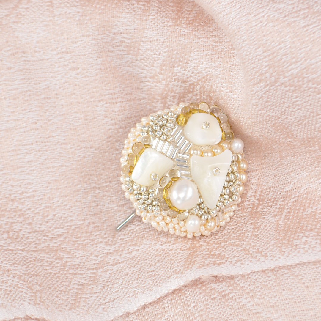 Beaded embroidery pony hook 2 - 发饰 - 塑料 白色