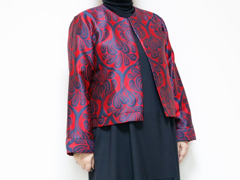 Covent Garden - 带有恰到好处的独特大马士革纹样圆领外套 - 女装休闲/机能外套 - 丝．绢 红色