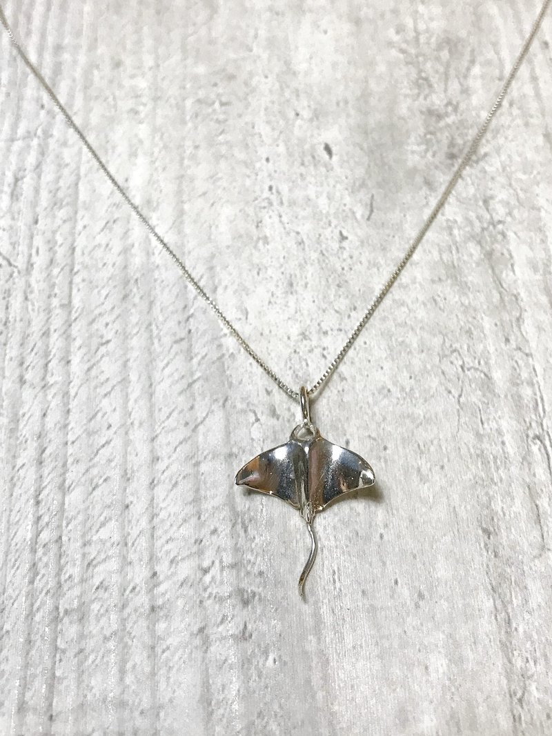大海小世界。鬼蝠魟项链。Manta。925纯银。sterling silver - 项链 - 纯银 银色