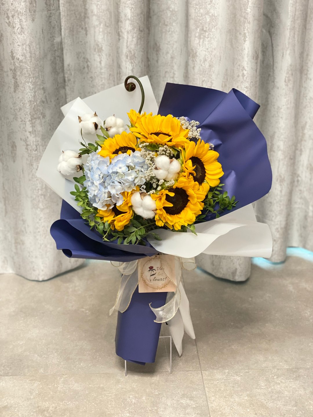 【毕业 / 感谢花束】向日葵绣球鲜花束 Elegance - 植栽/盆栽 - 植物．花 黄色
