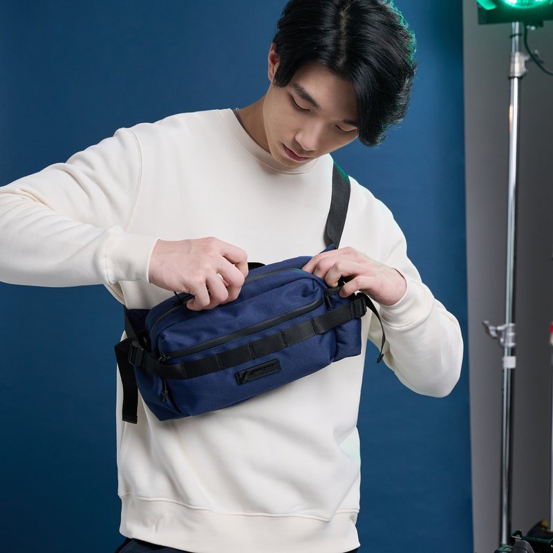 【香港设计】运动日常系列  | 02-BELT BAG 腰包 Navy - 侧背包/斜挎包 - 聚酯纤维 蓝色