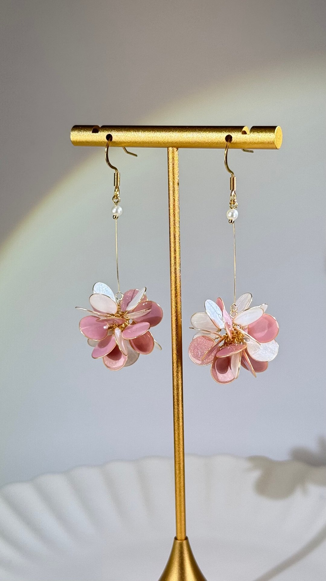 #007 作品7号 圆圆圈圈-珍珠白与玫瑰粉手工饰品【cindyandtong】 - 耳环/耳夹 - 树脂 粉红色