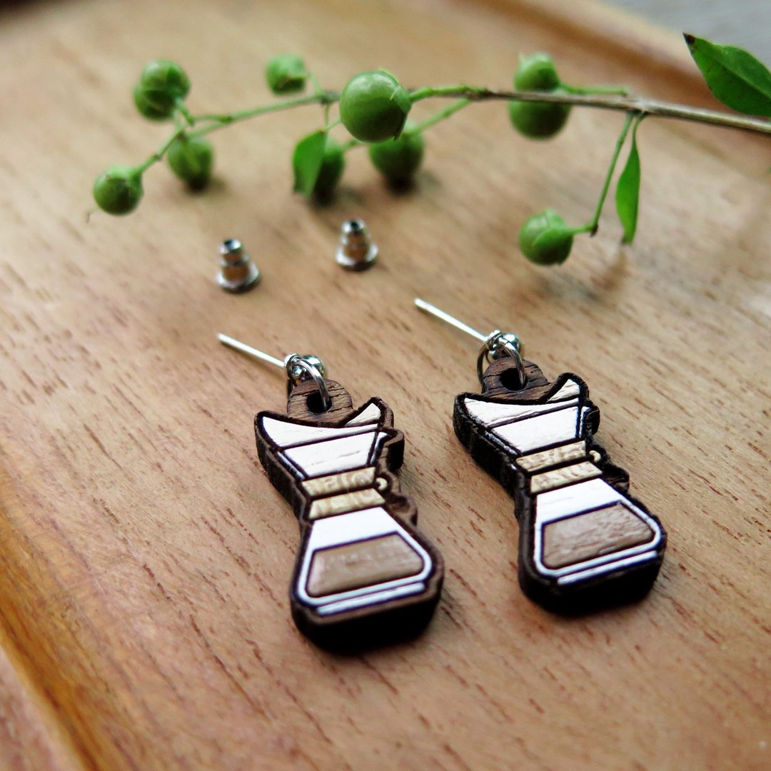 Wooden dangle earring coffee chemex - 耳环/耳夹 - 木头 咖啡色