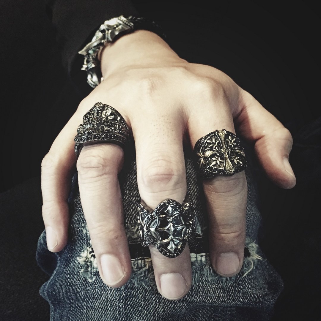 Gold cross baroque ring : 01  - 戒指 - 其他金属 黑色