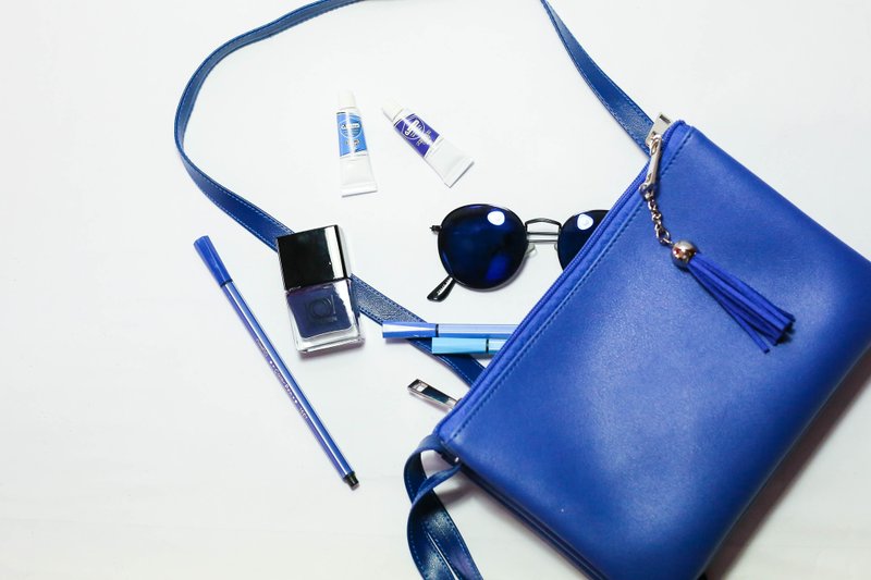 IINKLE TRIPLE lll (at Michael Waltrip apple tree). - 侧背包/斜挎包 - 真皮 蓝色