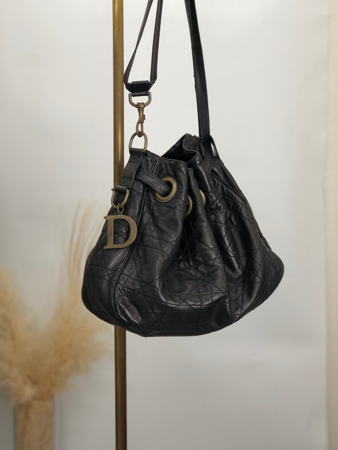 【日本直送，名牌包装】Christian Dior Cannage 单肩包黑Logo 图案皮革抽绳 Hobo Bag ryhx6x - 侧背包/斜挎包 - 真皮 黑色