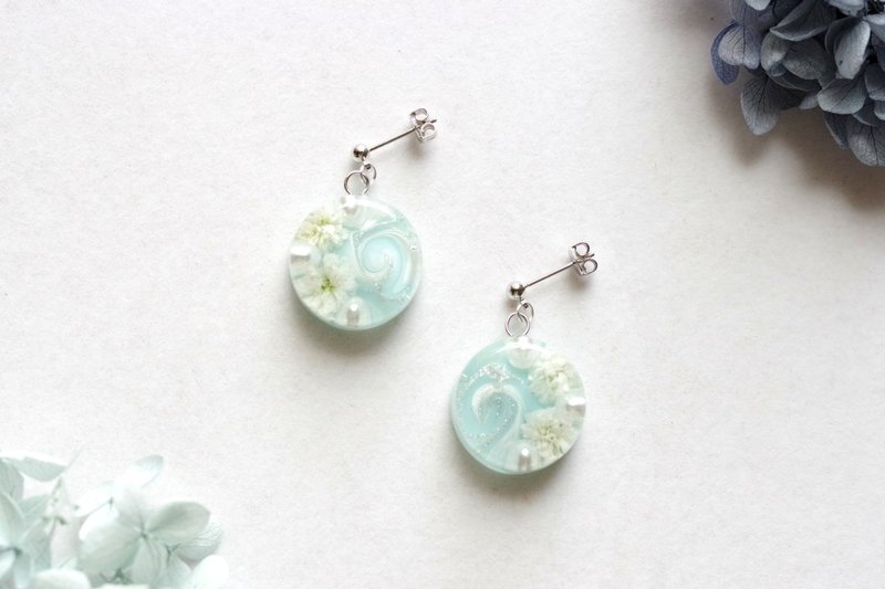 树脂艺术 圆形耳环・招雨之花 - 耳环/耳夹 - 树脂 蓝色