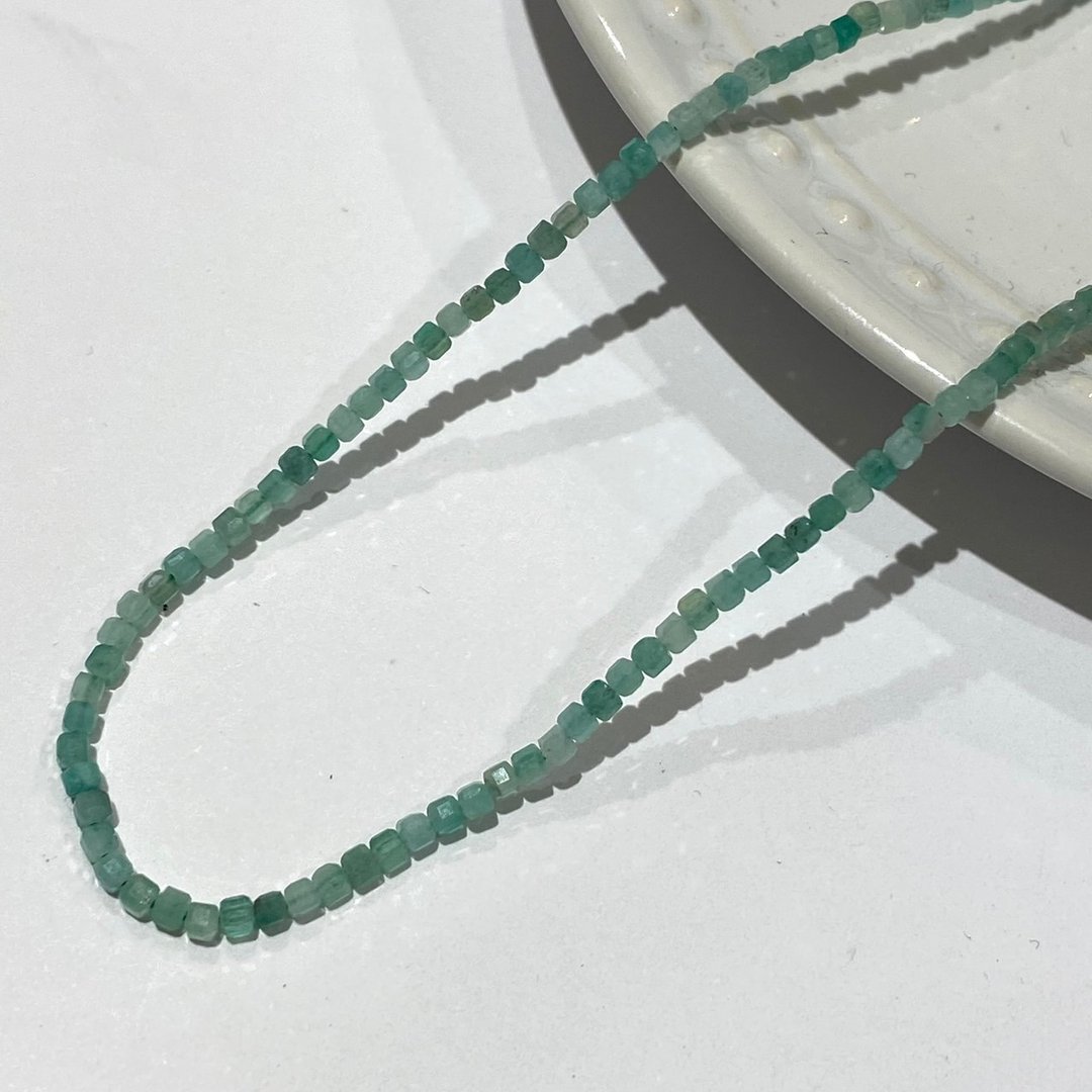 【祖母绿 14K金填充】NB175 天然石 祖母绿 2x2mm 立方体项链 40cm 14KGF - 项链 - 宝石 绿色