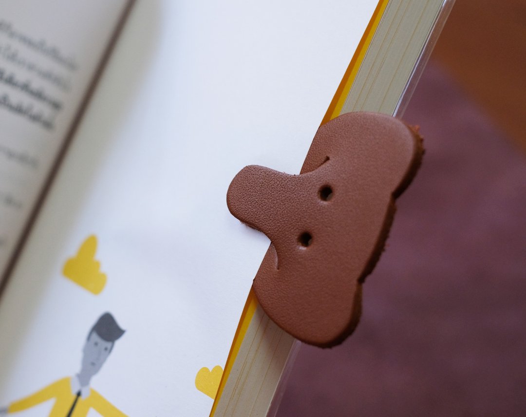 Leather Bookmark / Cute Animal Bookmark / Gift for Book Lovers - Elephant Tan - 书签 - 真皮 咖啡色