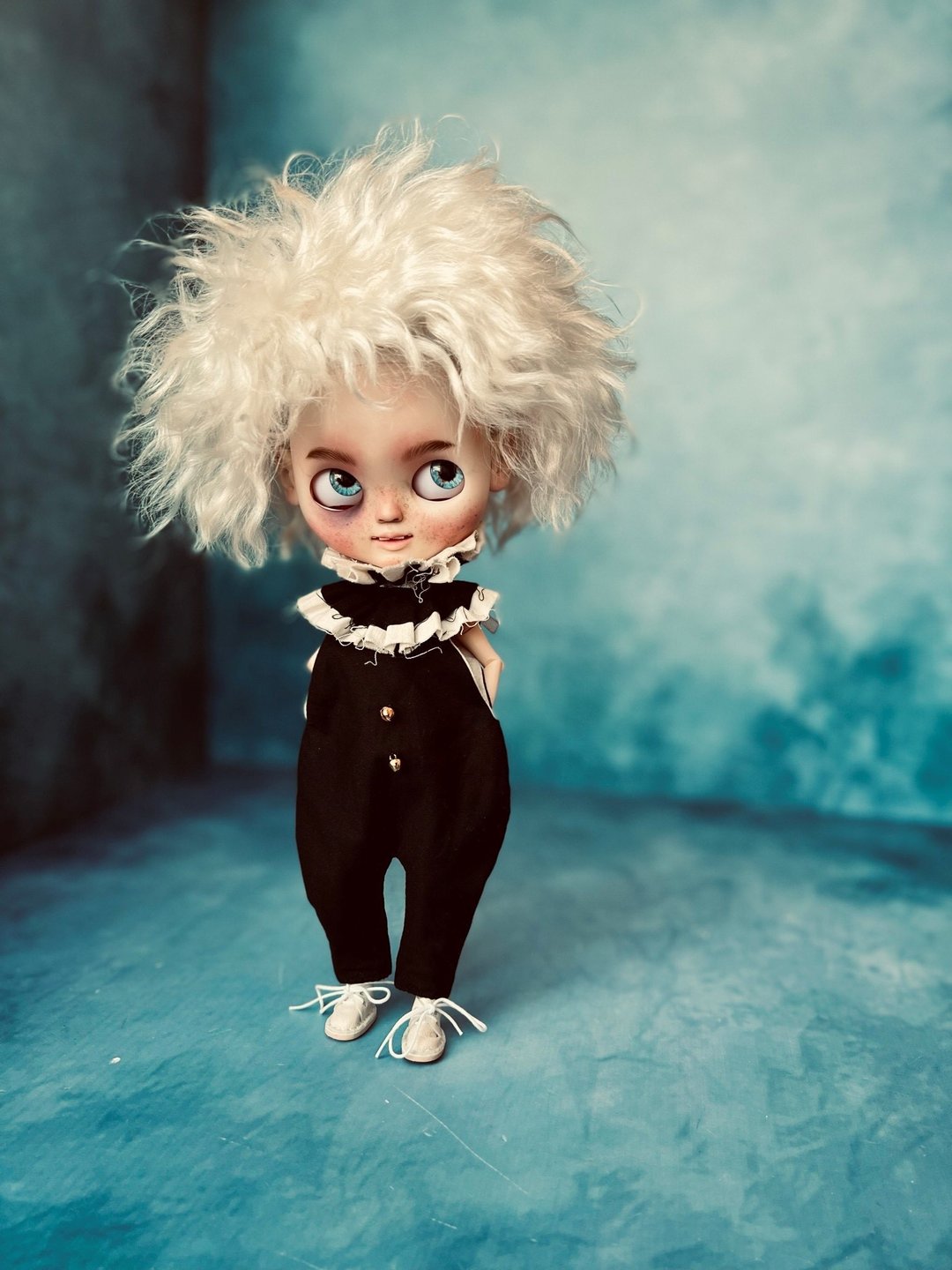 Custom Blythe doll Boy black eye blonde goat reroot hair - 玩偶/公仔 - 塑料 白色