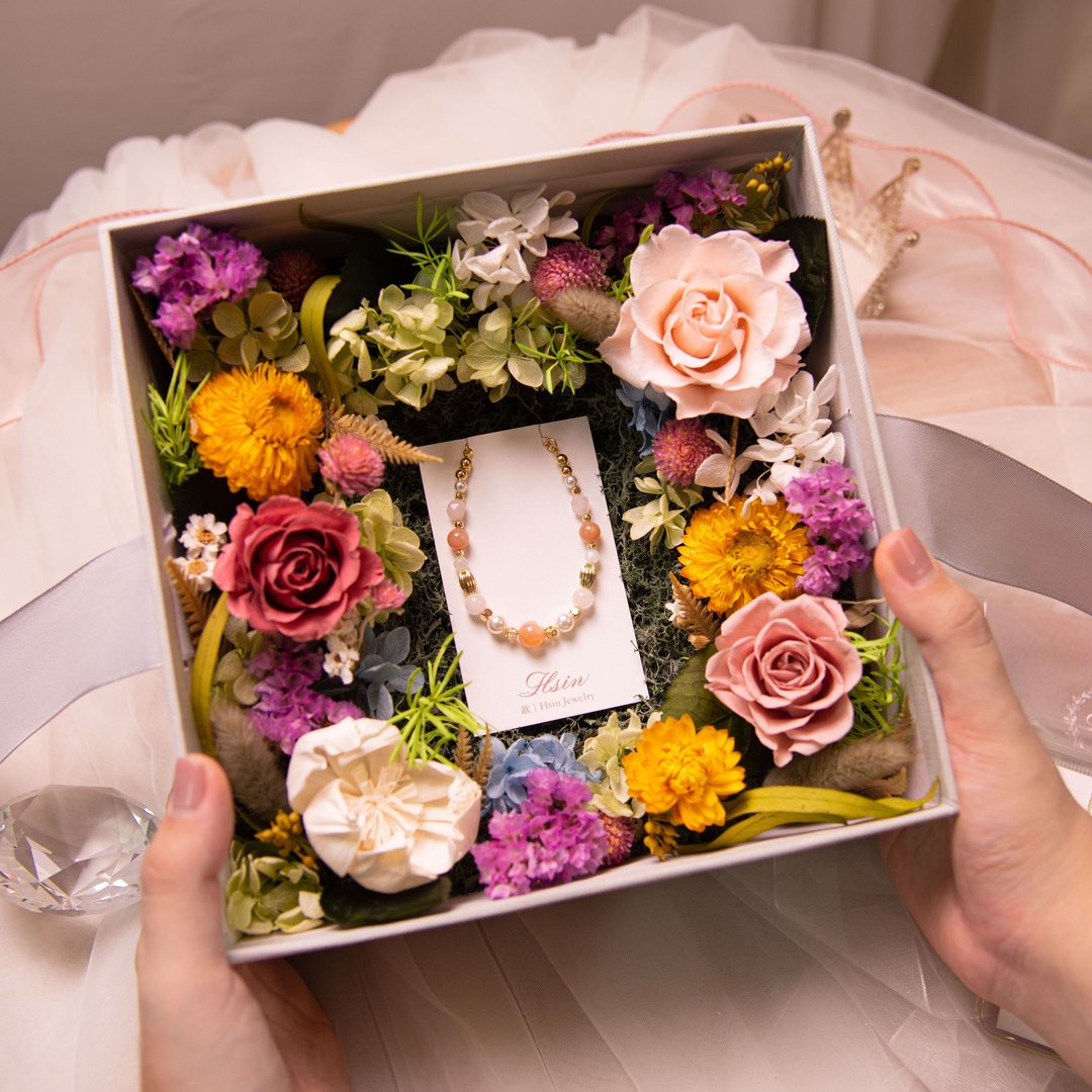 【瑰丽花园】永生花干燥花花盒 婚礼戒盒 天然水晶 手链 k金项链 - 手链/手环 - 宝石 红色