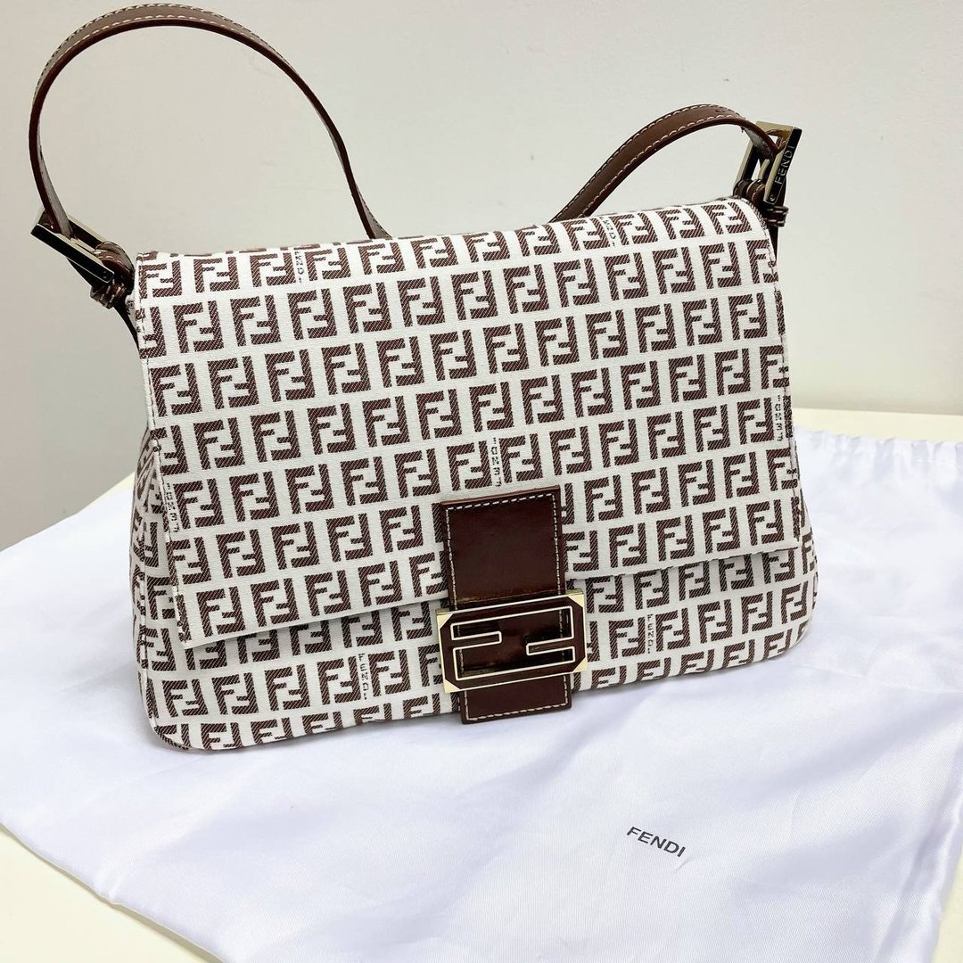 全新未使用 Fendi Zucchino Mamma Baguette 大法棍手提包 - 侧背包/斜挎包 - 其他材质 白色