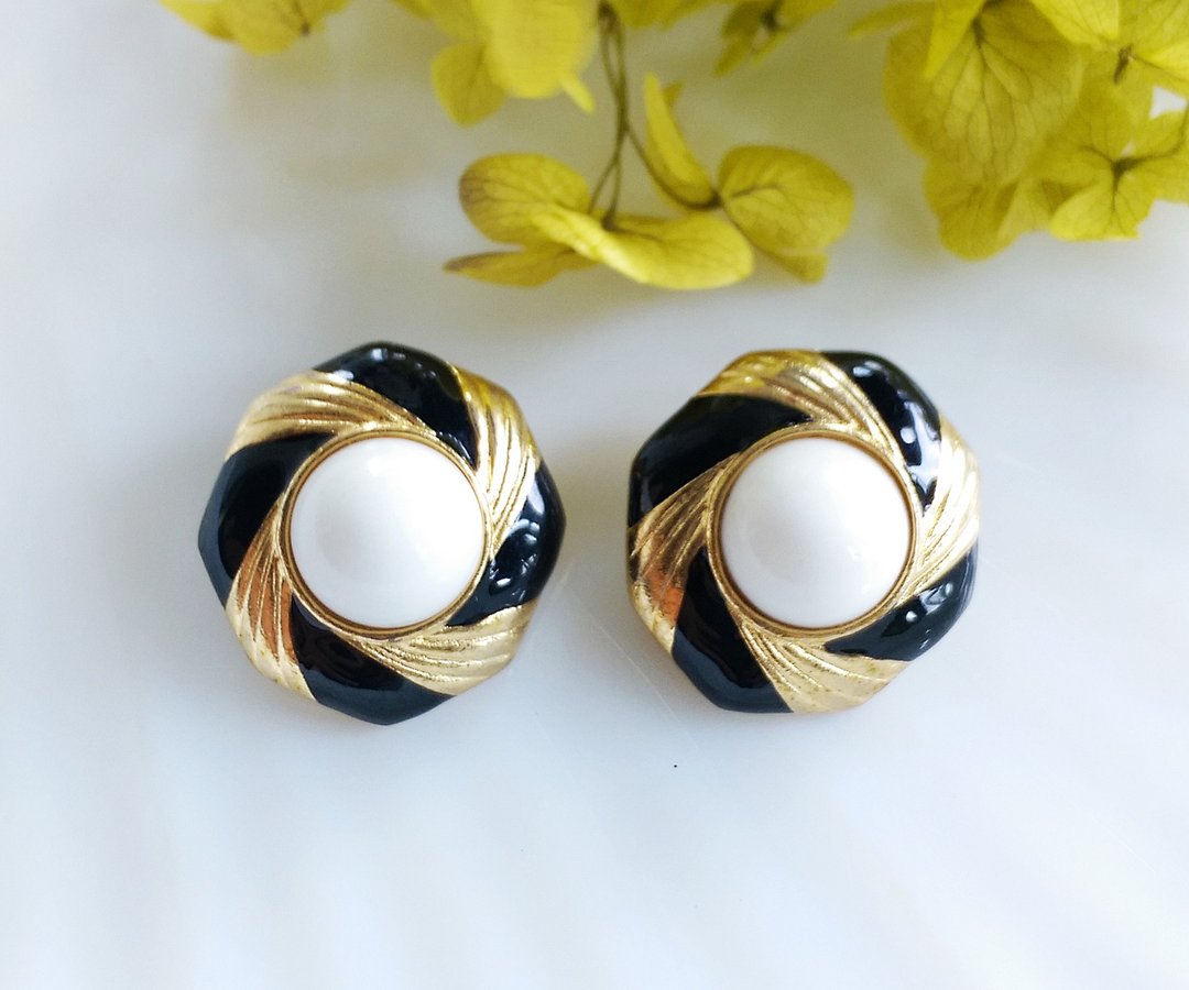 Vintage Jewelry 西洋古董饰品 典雅 双色白珠 夹式耳环 - 耳环/耳夹 - 其他金属 金色
