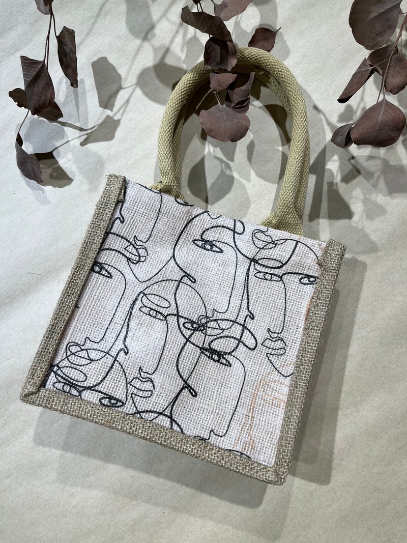 巧小麻布袋 小款 便当袋 购物袋 内里 手提 纸艺拼贴 蝶古巴特 - 手提包/手提袋 - 棉．麻 卡其色
