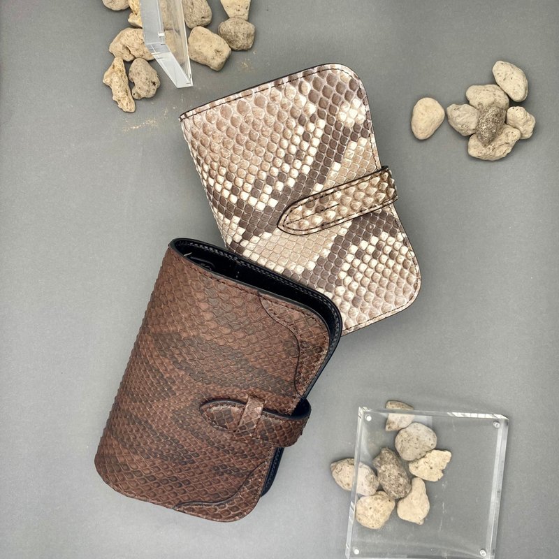 【WILDSWANS】ワイルドスワンズ 系统手帐 【Python】GENESIS 杰尼西斯 M6尺寸【KA-KU大阪原创】棕色 - 笔记本/手帐 - 真皮 咖啡色