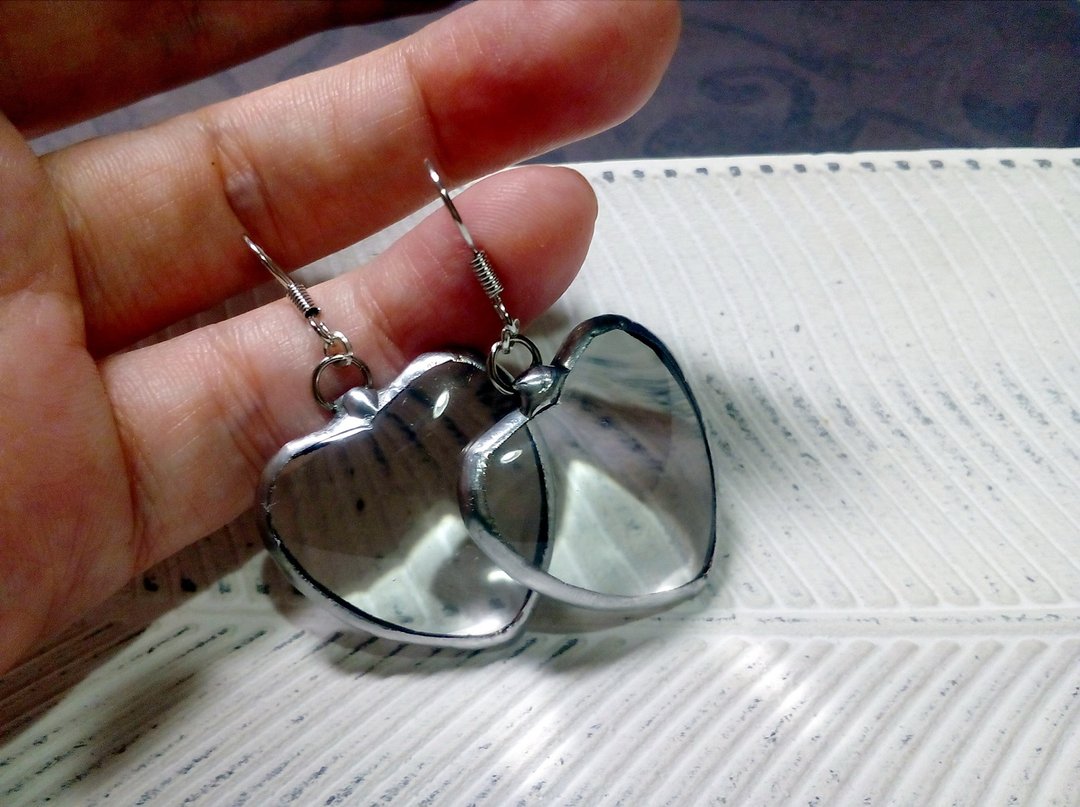 Transparent HEART stained glass lens earrings. cool earrings.valentine earrings. - 耳环/耳夹 - 玻璃 透明