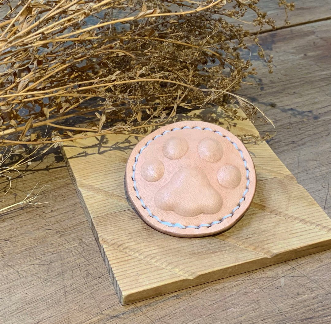 Q弹猫肉球系列 别针 / 缺皮CHAPI 饰品 圣诞礼物 可爱 生日礼物 - 徽章/别针 - 真皮 卡其色