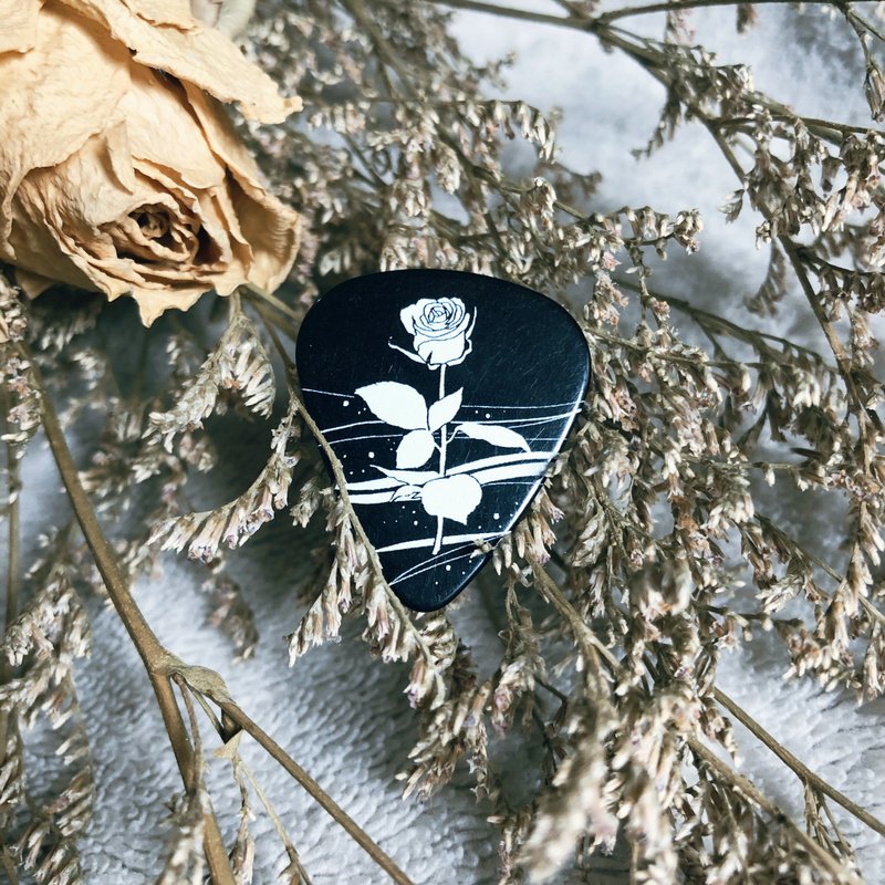 Guitar Pick no.12 - 其他 - 纸 黑色