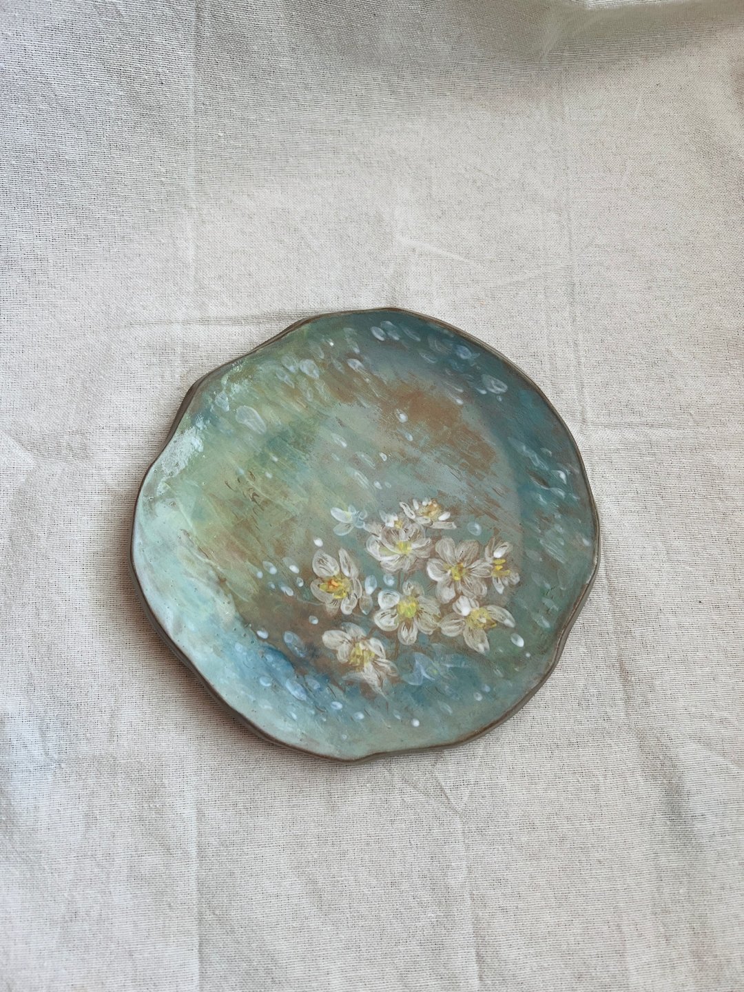 绿荫山荷花 手绘陶 17.5cm - 盘子/餐盘/盘架 - 陶 卡其色