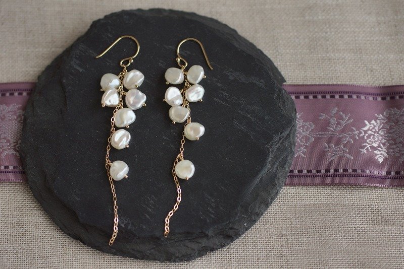 14kgf- defenseless Long earrings - 耳环/耳夹 - 宝石 白色