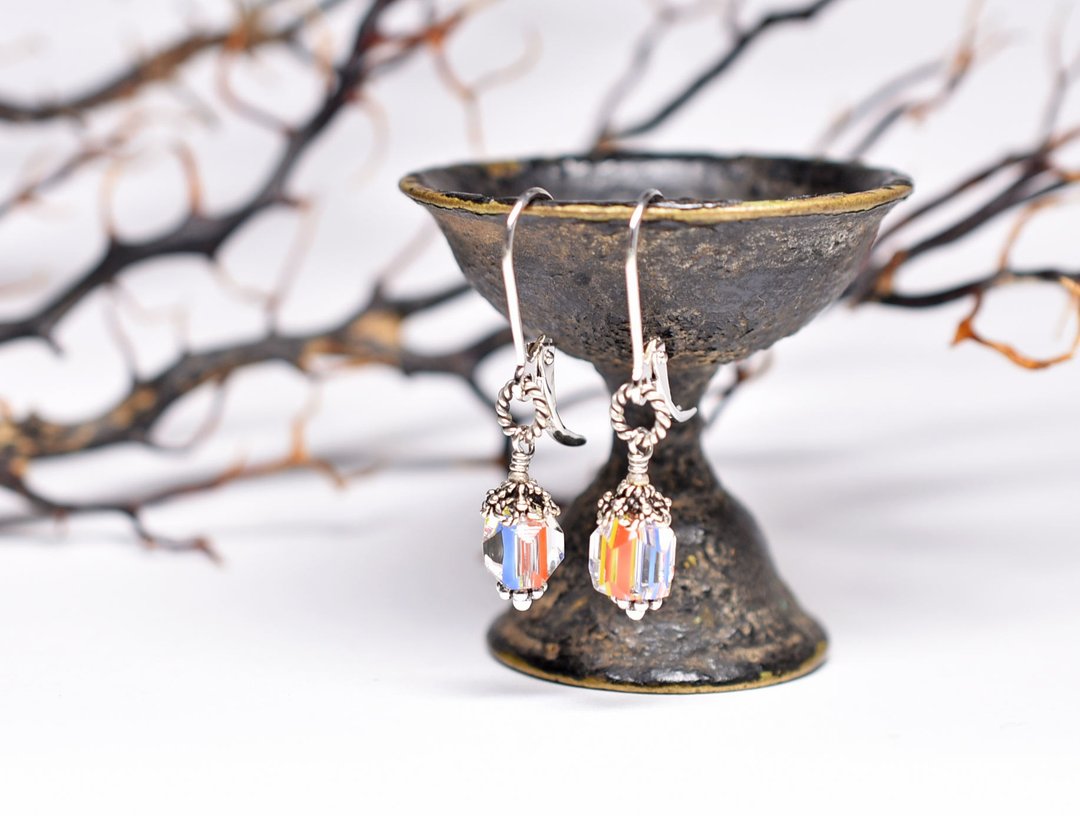Beautifully cut vintage beaded small earrings - 耳环/耳夹 - 玻璃 多色