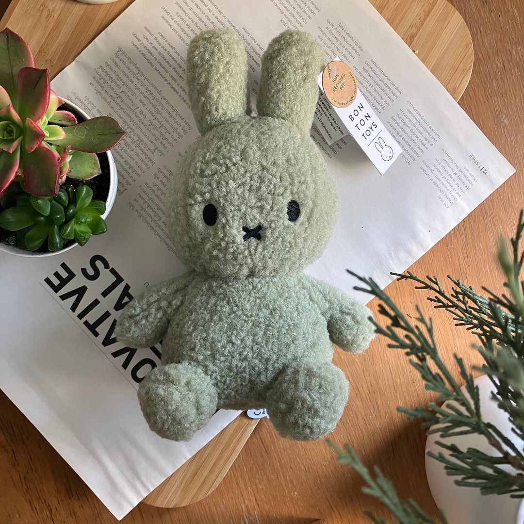 BON TON TOYS 100% Recycledd米菲兔回收环保填充玩偶23CM 绿色 - 玩偶/公仔 - 环保材料 绿色