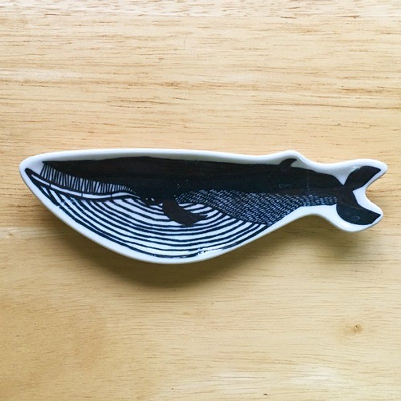 仓敷意匠计画室 KATA KATA 鲸鱼置物盘【印判手豆皿(94722-09)】 - 浅碟/小碟子 - 瓷 蓝色