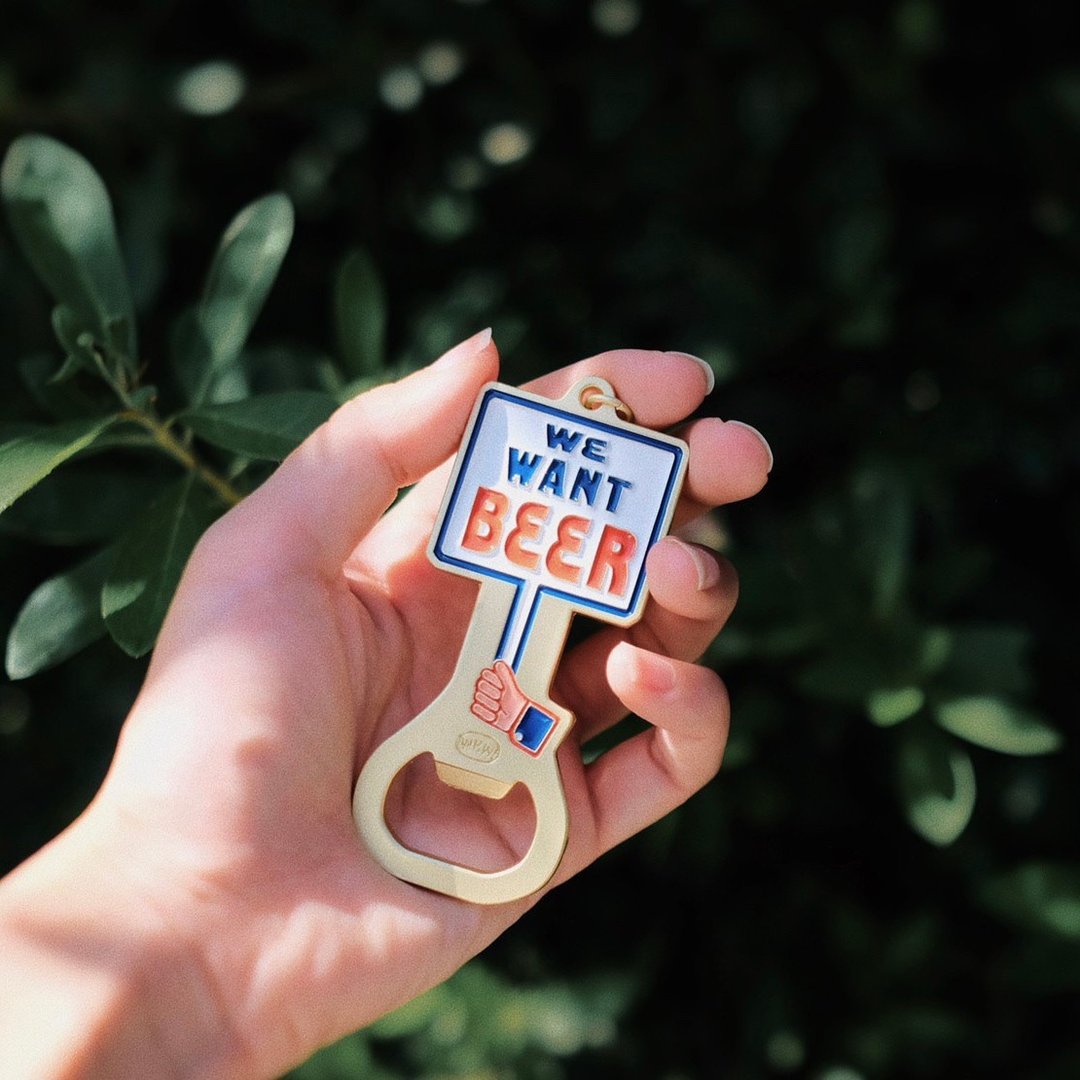 WE WANT BEER Bottle Opener Key Holder - 钥匙链/钥匙包 - 其他金属 金色