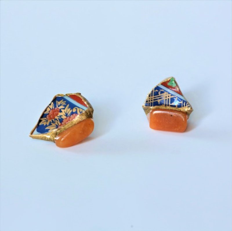 Arita porcelain porcelain kintsugi pierced Clip-On / orange aventurine - 耳环/耳夹 - 陶 蓝色
