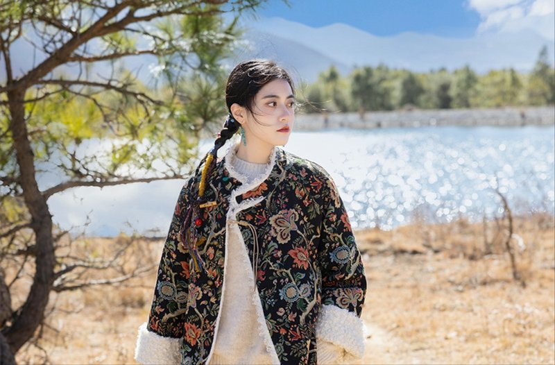 【宫廷油画】 新中式復古藏装 羊羔毛棉服 - 女装上衣 - 其他材质 黑色