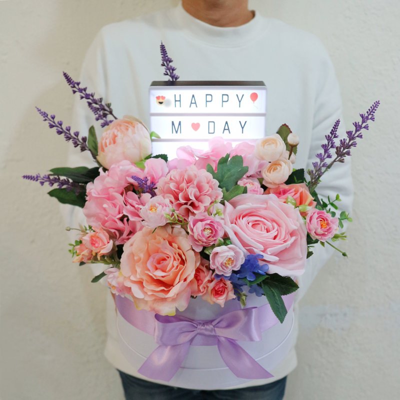 【独家】拼字灯箱花礼盒 I 仿真花 I 幸福的闪亮告白 *全省可配送 - 摆饰 - 其他材质 粉红色