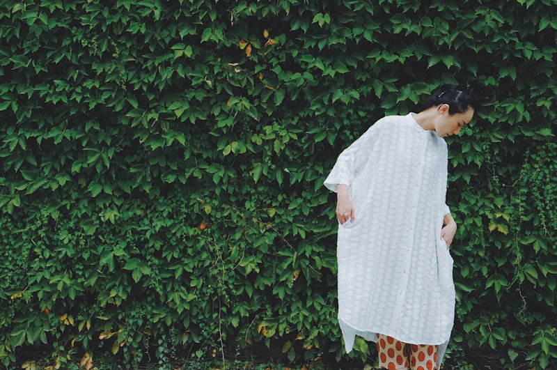 白玉七分袖立领罩衫外套 - 女装衬衫 - 棉．麻 白色