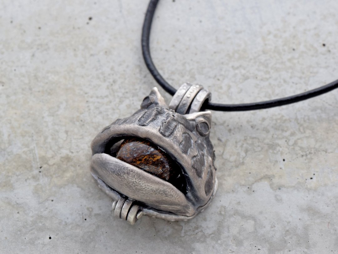 Horned frog, locket pendant - 项链 - 其他金属 银色