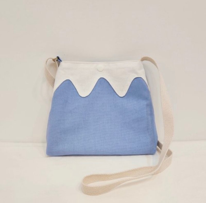 天空蓝富士山斜背包 - 侧背包/斜挎包 - 棉．麻 
