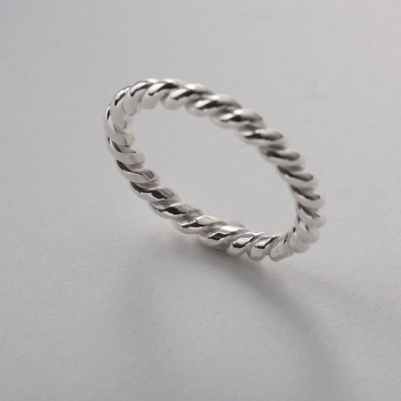 【圣诞礼物】麻花戒 (单只) 925纯银 对戒 婚戒 尾戒 细戒 - 戒指 - 纯银 银色