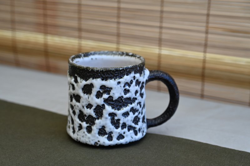虫蛀志野釉马克杯 - 茶具/茶杯 - 陶 
