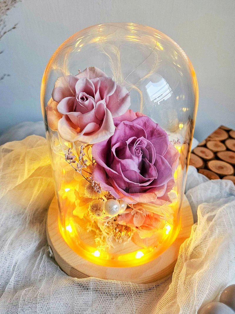 【日本永生花】不凋玫瑰玻璃罩夜灯 生日  圣诞礼物 毕业 送礼 - 干燥花/捧花 - 植物．花 