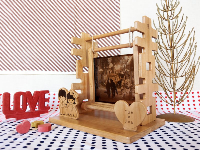 囍字秋千相框  - 立体浮雕照片 / 定制化刻字 -【Love系列】 - 画框/相框 - 木头 咖啡色