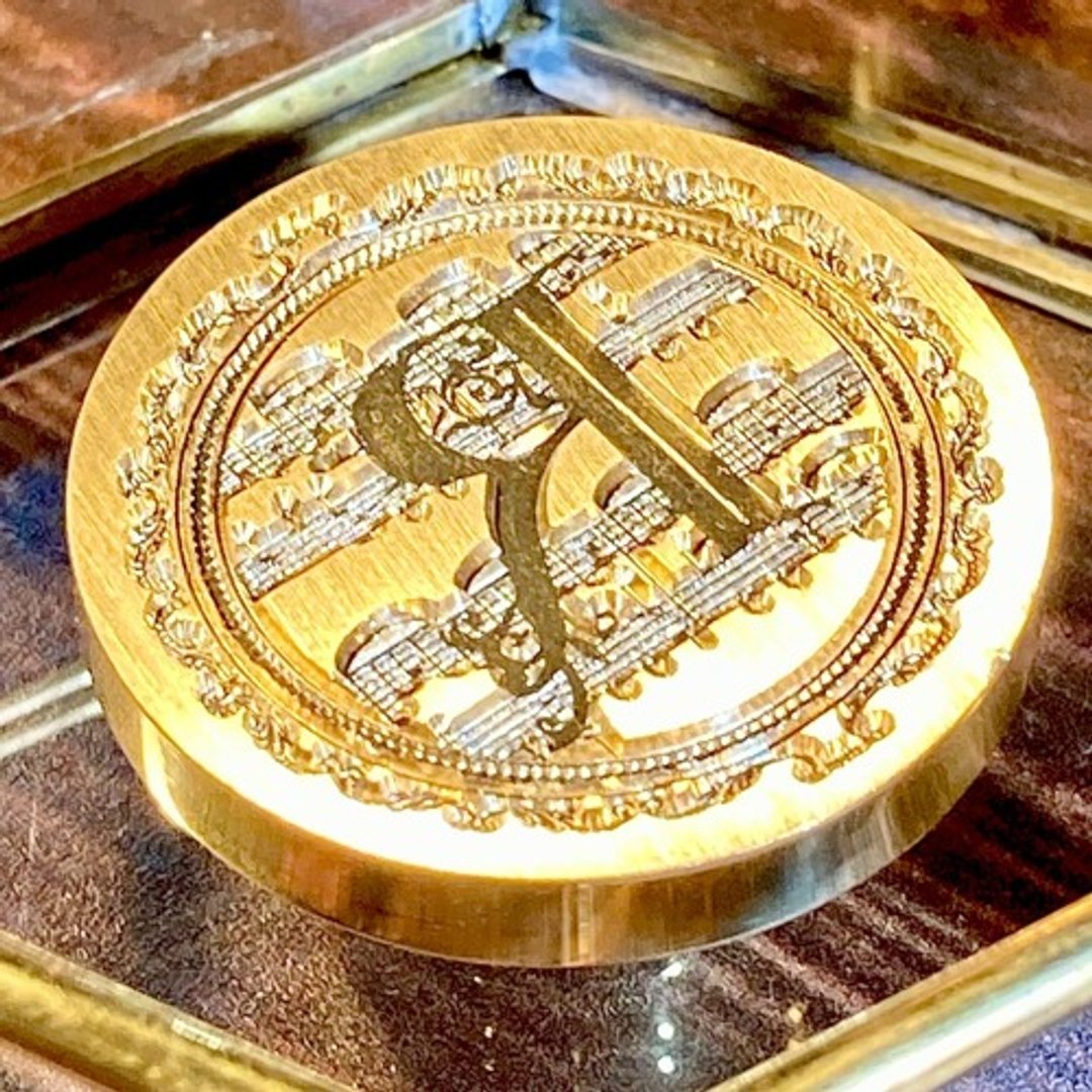 火漆印章印头 字母 R 音乐 乐器 乐谱 - 印章/印台 - 其他金属 金色